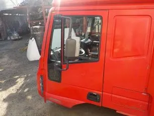 Дверь левая на IVECO