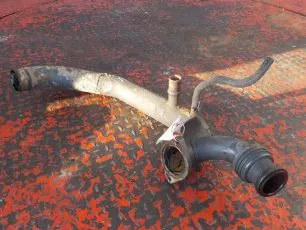 Патрубок водяной для грузовика