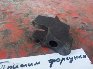 Прижим форсунки для грузовика