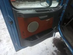 Обшивка двери левая для грузовика