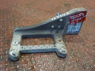 Кронштейн корпуса подножки правый для грузовика