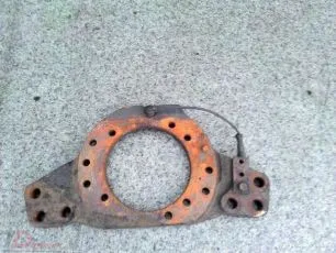 Щит опорный задний на DAF