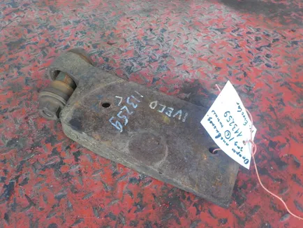 504105567 IVECO Опора пневмоподушки нижняя, Отсутствует