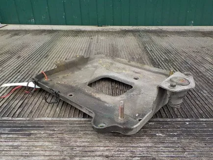 7421280444 RENAULT Кронштейн блока управления двигателем