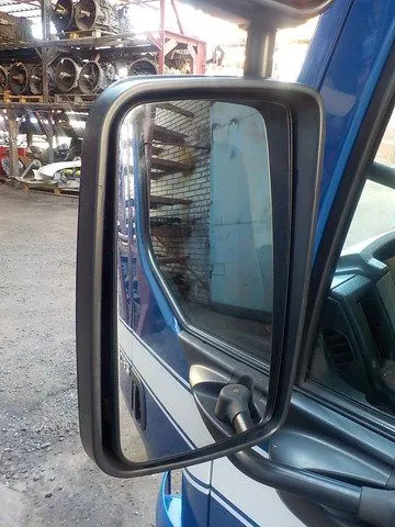 1735519 VOLVO Зеркало левое, Отсутствует