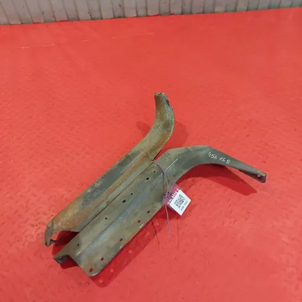 9705230315 MERCEDES Кронштейн крыла переднего