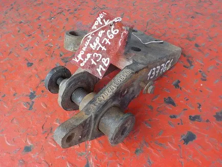 9303172042 MERCEDES Кронштейн торсиона левый