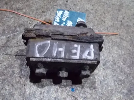 7403154321 RENAULT Подушка радиатора