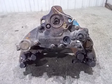 20526991 VOLVO Суппорт задний левый, Отсутствует