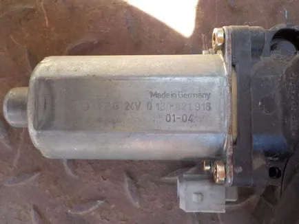 1354703 DAF Стеклоподъемник правый