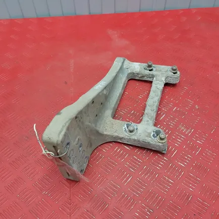 9436662531 MERCEDES Кронштейн корпуса подножки левый