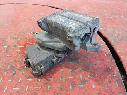9305460441 MERCEDES Коробка распределительная