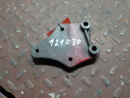 9416661126 MERCEDES Кронштейн подножки