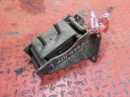 504046294 IVECO Подушка двигателя