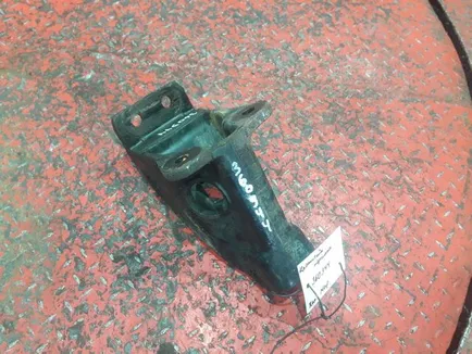 5600200729 RENAULT Кронштейн торсиона