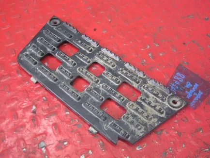 9436660028 MERCEDES Накладка подножки