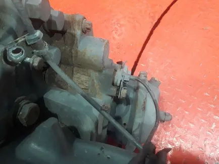 20527041 VOLVO Суппорт левый