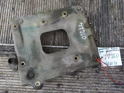 21280444 VOLVO Кронштейн блока управления двигателем