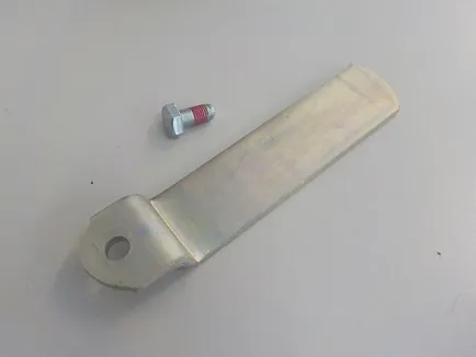 56083 AUGER Скоба суппорта переднего
