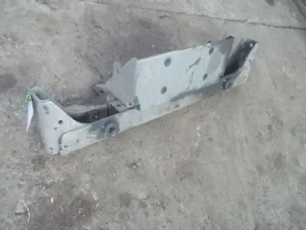 5010130819 RENAULT Поперечина задняя