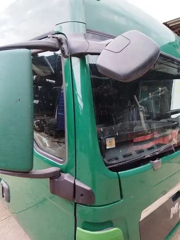 81624100116 MAN Накладка стойки, Отсутствует