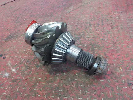21597139 VOLVO Вал приводной редуктора
