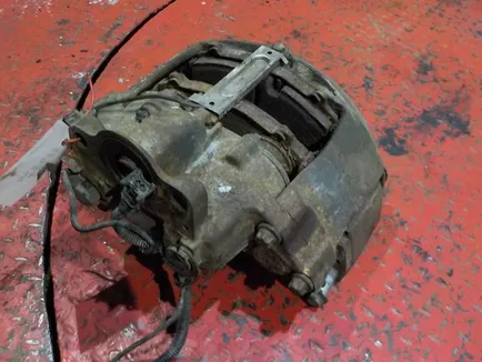 20704461 VOLVO Суппорт задний левый, Отсутствует