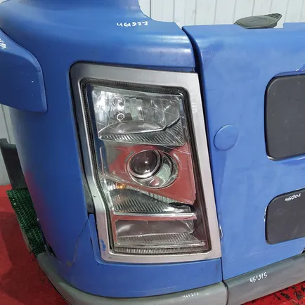 21001649 VOLVO Фара правая, Отсутствует