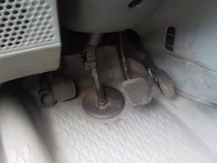 504068713 IVECO Блок педалей