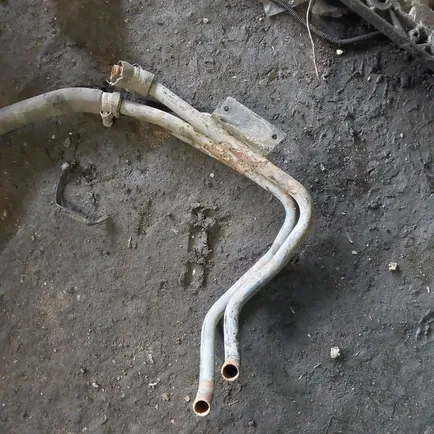 9305000872 MERCEDES Трубка отопителя, Отсутствует