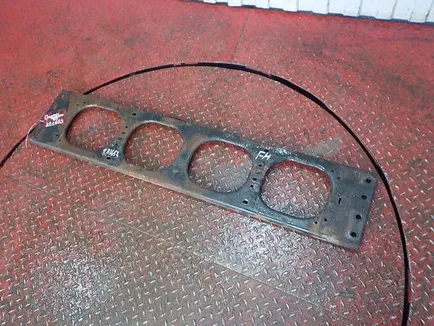 20427922 VOLVO Кронштейн подножки