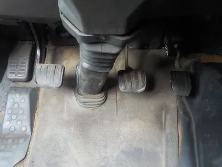 504085343 IVECO Блок педалей, Отсутствует