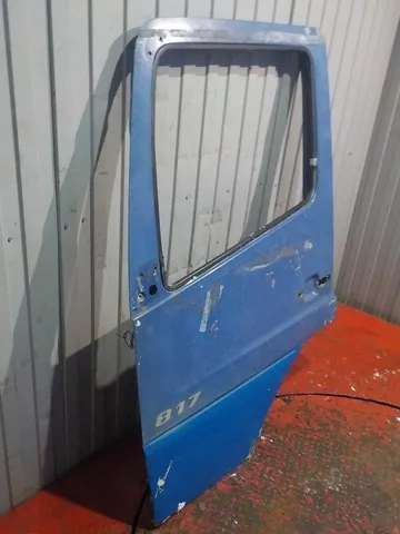 9737201705 MERCEDES Дверь левая, Отсутствует