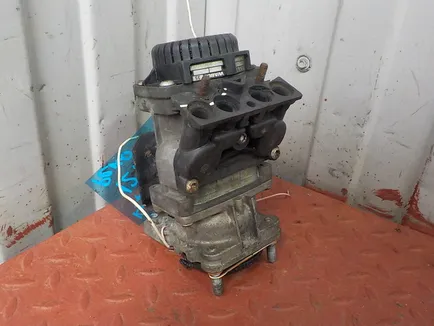 5010260033 RENAULT Кран главный тормозной