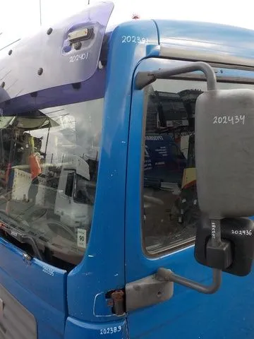 81624100147 MAN Накладка стойки, Отсутствует