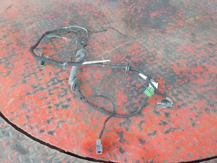 9305403810 MERCEDES Электропроводка двери
