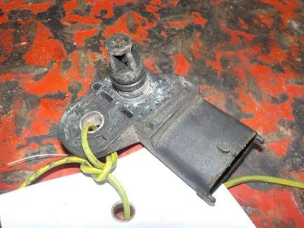 281002437 BOSCH Датчик давления воздуха