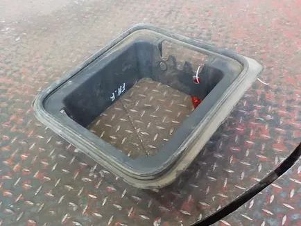20372170 VOLVO Рамка бардачка, Отсутствует