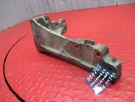 21639760 VOLVO Кронштейн глушителя