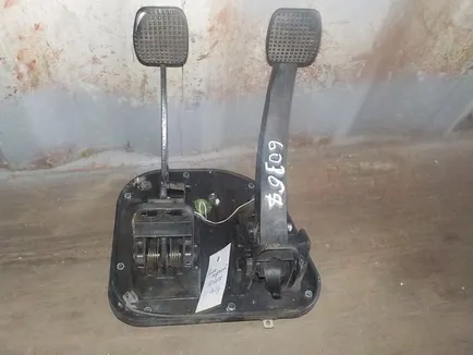 504068713 IVECO Блок педалей, Отсутствует
