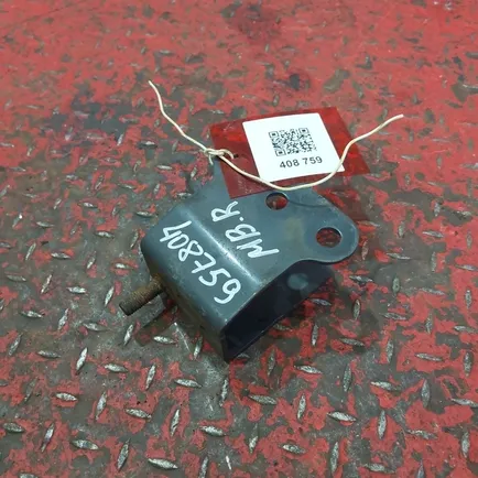 9303103863 MERCEDES Кронштейн поперечины
