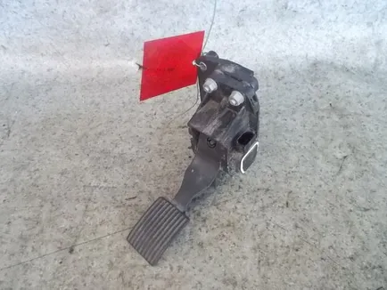 9413000104 MERCEDES Педаль газа, Отсутствует