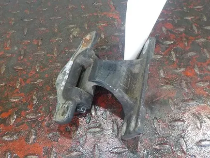 5010225928 RENAULT Петля двери