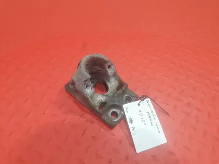 7421213203 RENAULT Кронштейн крыла заднего