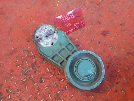 21865212 VOLVO Кронштейн ролика натяжителя
