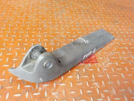 5001833239 RENAULT Накладка зеркала правого
