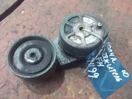 20739751 VOLVO Натяжитель ремня