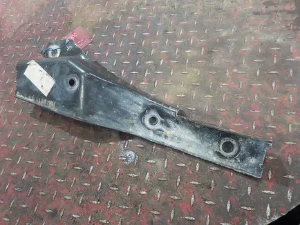 9436600214 MERCEDES Кронштейн подножки