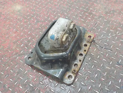 21228153 VOLVO Подушка двигателя