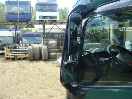 82943538 VOLVO Зеркало левое, Отсутствует